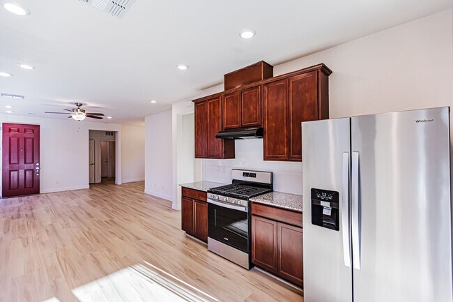 Building Photo - stunning one-story home