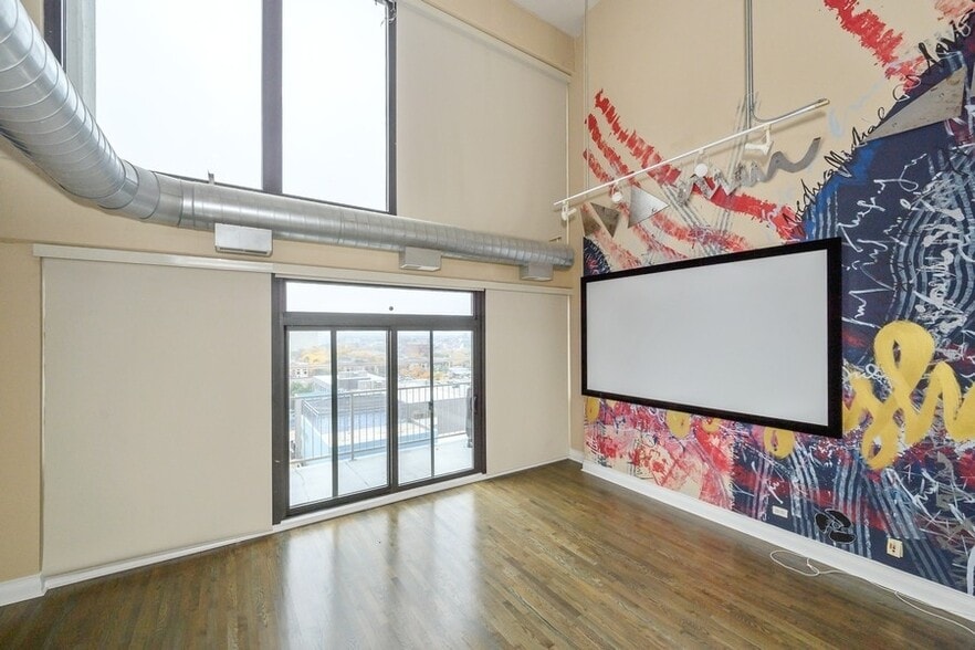 Building Photo - 1530 S State St