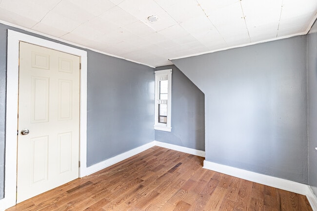 Building Photo - 243 Chamberlain St