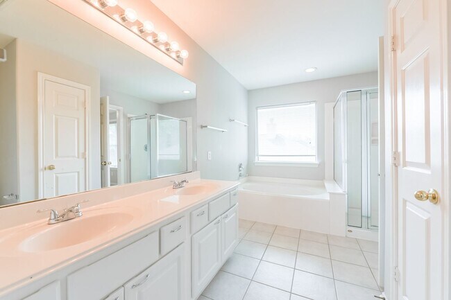 Building Photo - 6326 Veranda Green Trail