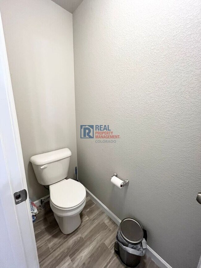 Building Photo - 942 Petra Heights
