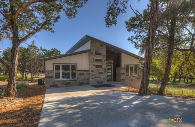 Building Photo - 2549 Grandview Forest