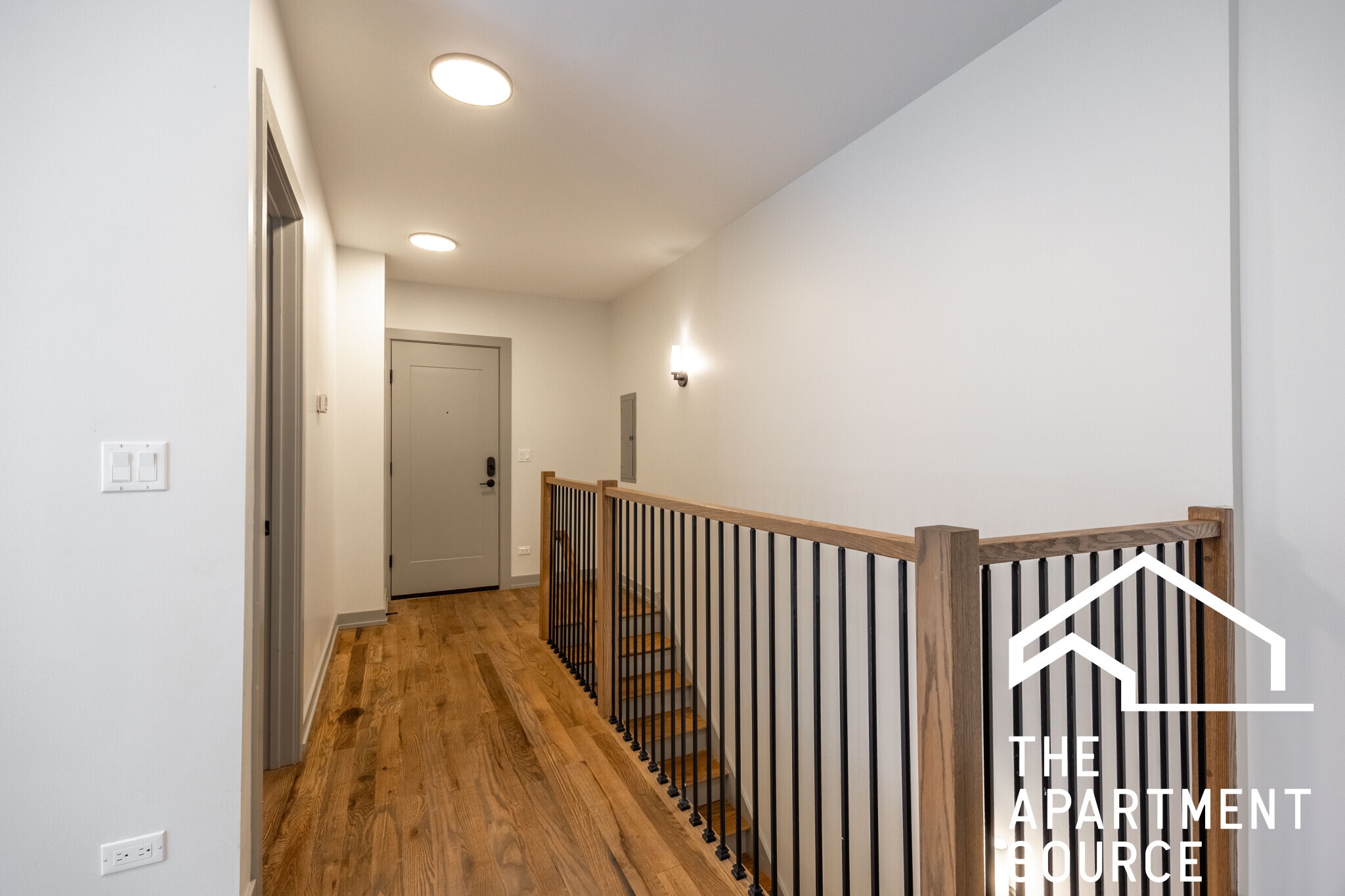 Building Photo - 1329 W Estes Ave