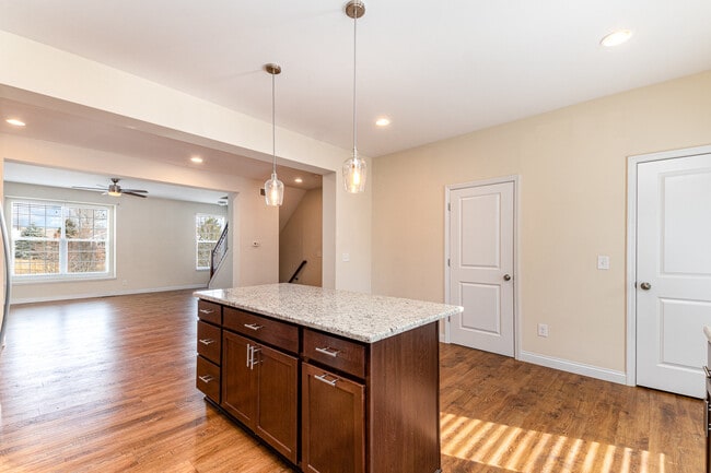 Building Photo - 487 S Arlington Rd