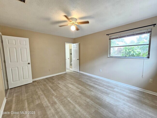 Building Photo - 2640 Dutton Dr