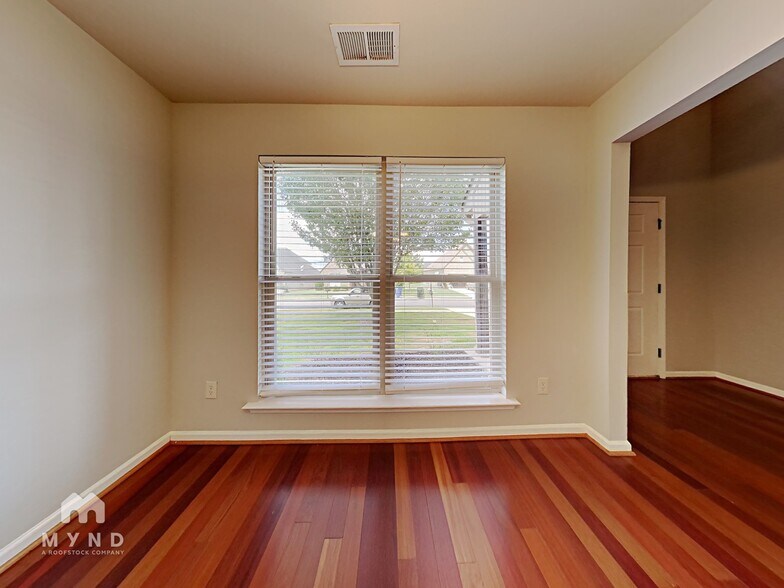 Building Photo - 3088 Rosewalk Dr