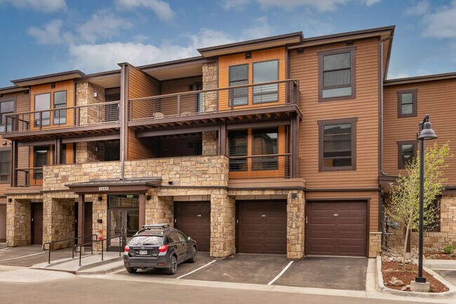 Building Photo - 1060 Blue River Pkwy