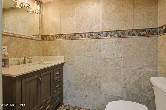 Building Photo - 246 Mantoloking Rd