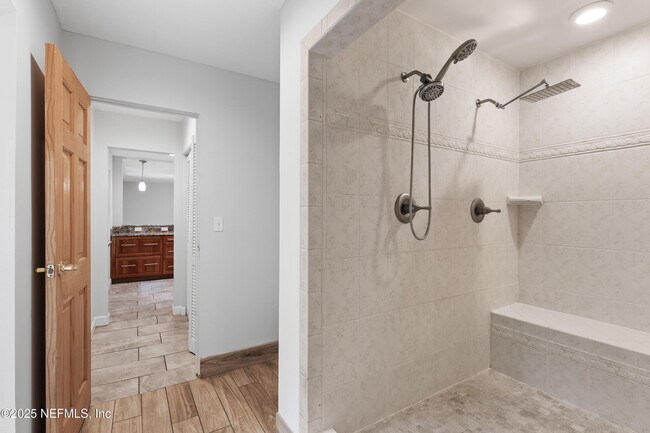 Building Photo - 49 Nelsons Point