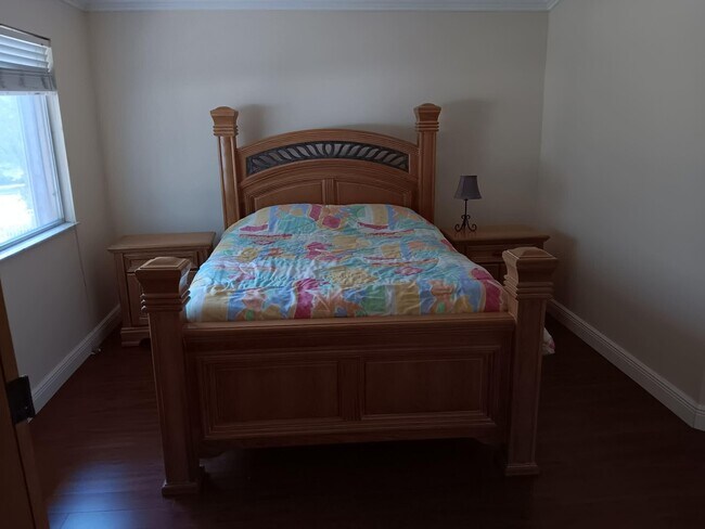 Building Photo - 4983 Pinemore Ln