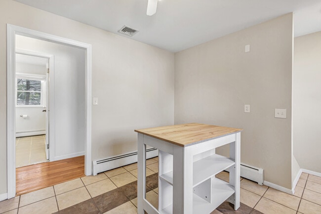 Building Photo - 4 Soundview Ave