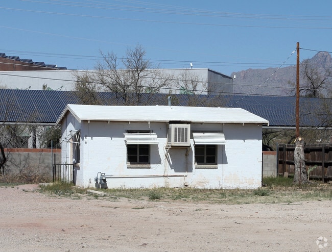 Building Photo - 1501-1509 E Hedrick Dr