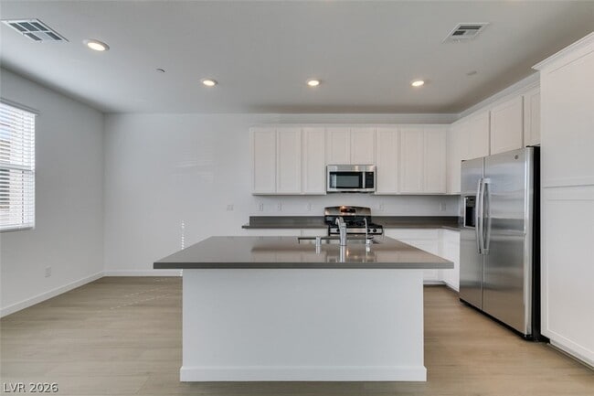 Building Photo - 379 Morgan Crst Dr