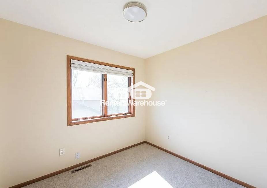 Building Photo - 17730 Iceland Trail