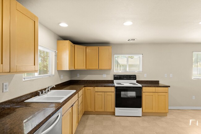 Building Photo - Single Family Ranch