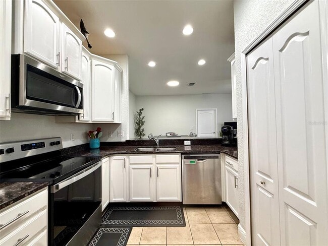 Building Photo - 17411 Promenade Dr