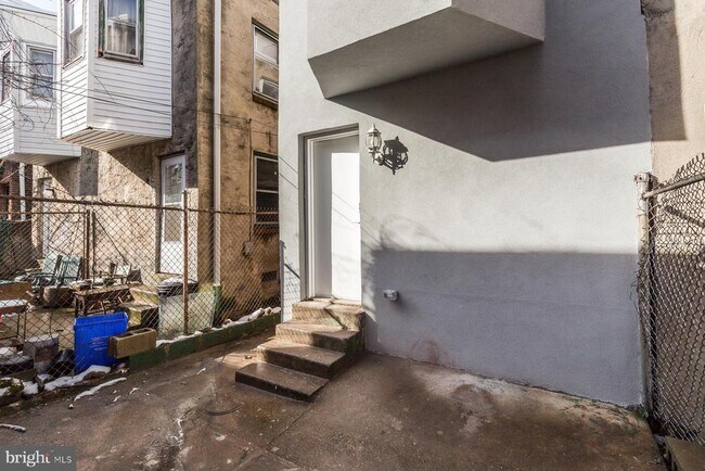 Building Photo - 537 N 33rd St