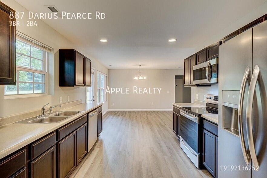 Building Photo - 887 Darius Pearce Rd