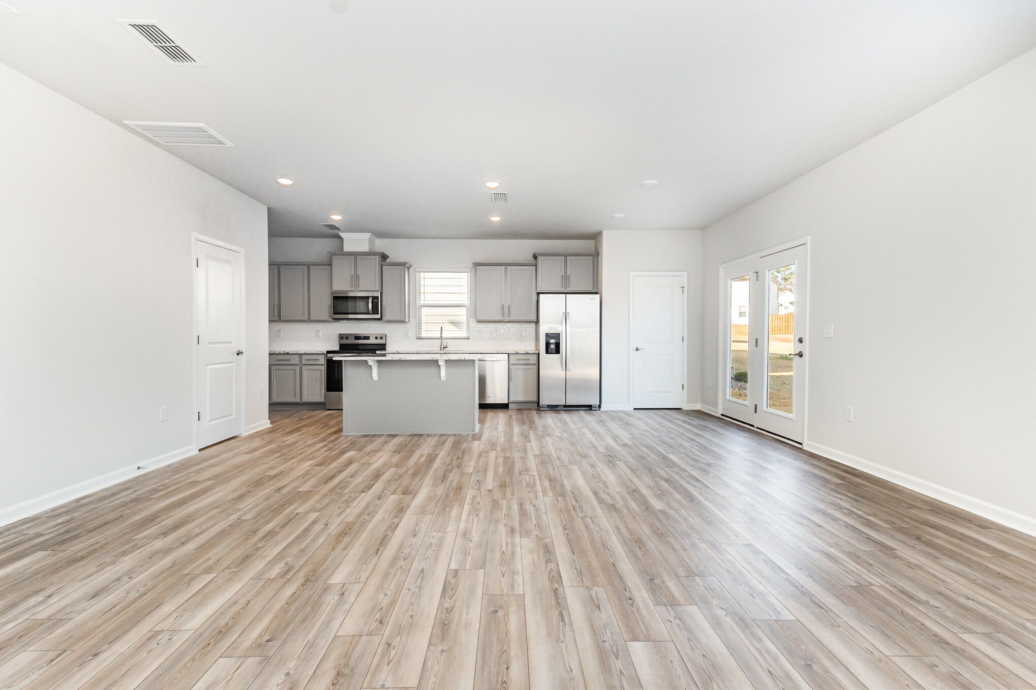 Building Photo - 1425 Rhodes Pond St