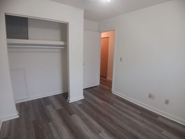 Building Photo - 206 Janie Ln