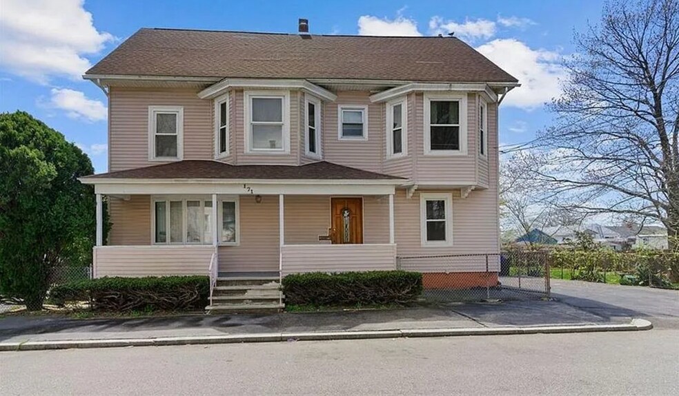 Building Photo - 171 Leonard Ave