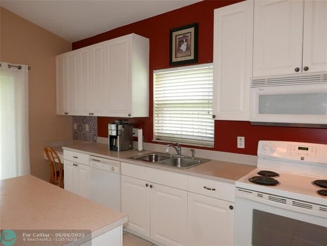 Building Photo - 7614 Colony Lake Dr