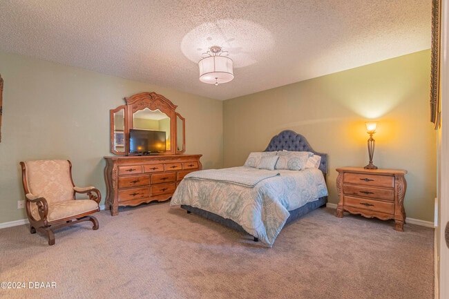 Building Photo - 6236 Clover Bend Dr