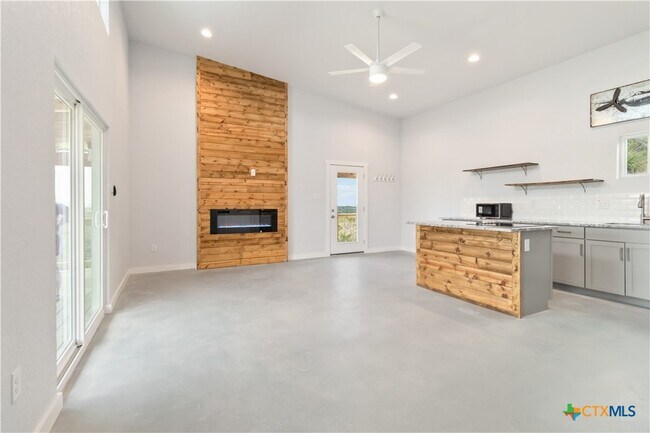 Building Photo - 462 Ledgeview Dr