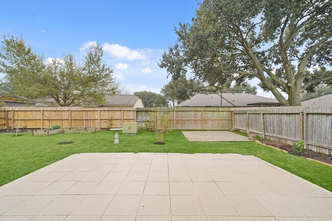 Building Photo - 19211 Haystream Dr