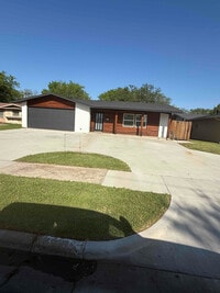 Building Photo - 11930 High Valley Dr