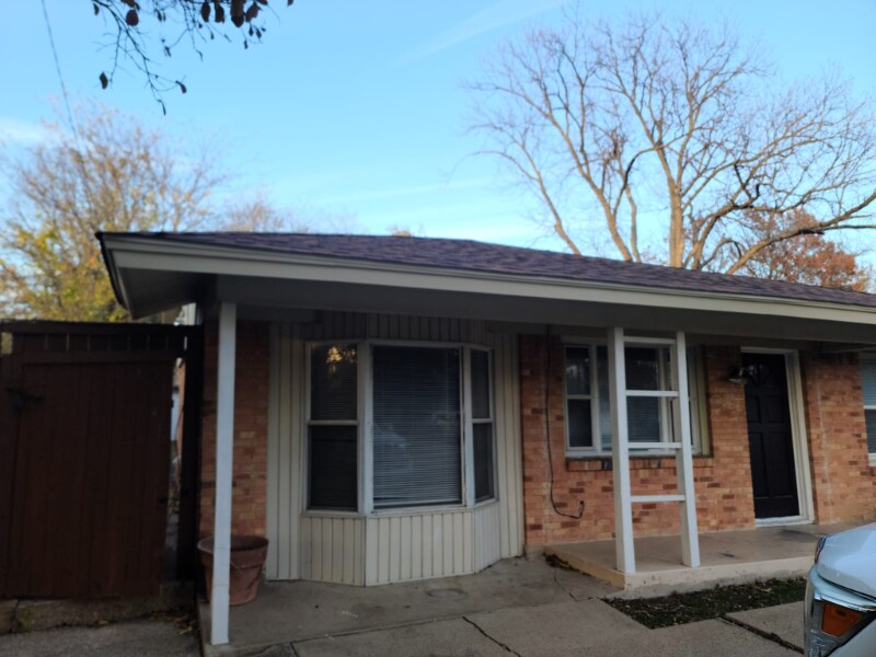 Building Photo - 2539 Hillsboro Ave