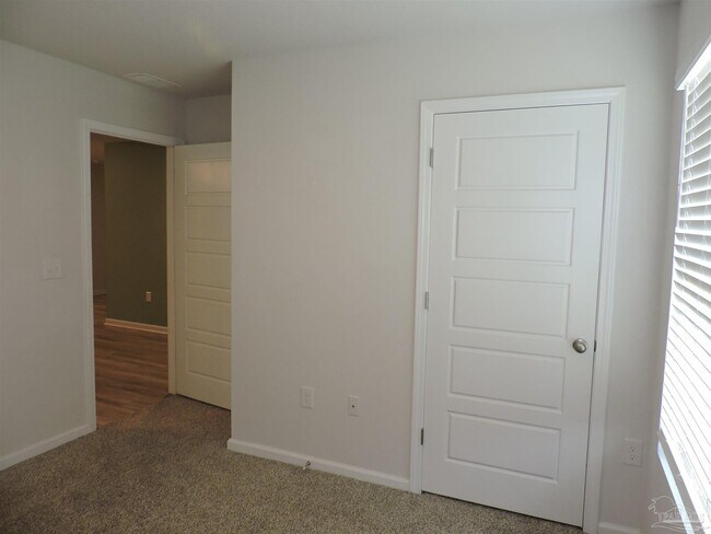 Building Photo - 5903 Laurel Oak Dr