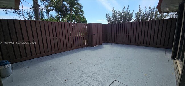 Building Photo - 3310 Meridian Way S