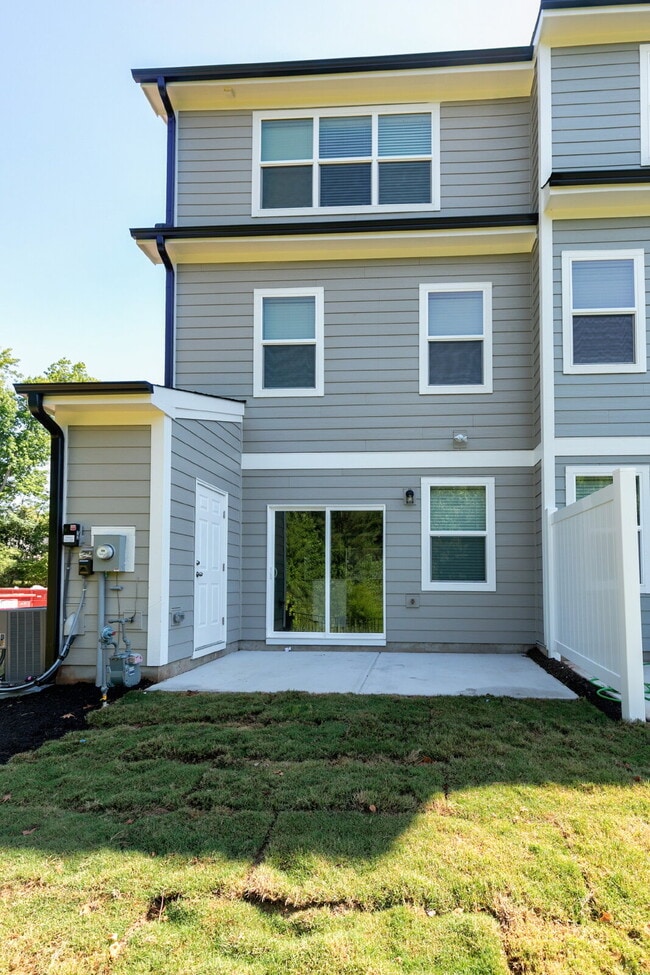 Building Photo - 341 Old Grove Ln