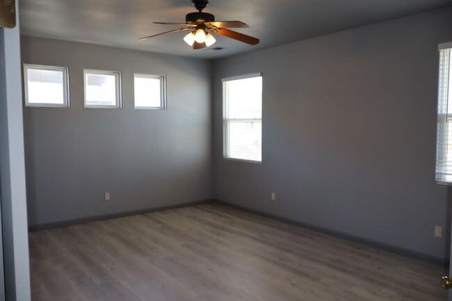 Building Photo - Spacious 5 Bedroom 3 Bath home in Harden Ranch