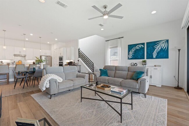 Building Photo - 16913 Adoro Dr