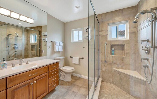 Building Photo - Furnished Stunning 3bd/ 3ba Ocean Beach de...