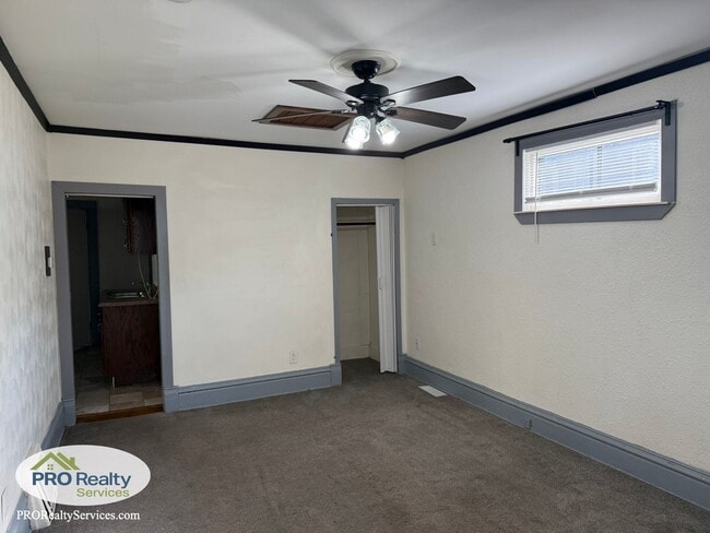 Building Photo - 2 Bedroom House In St. Paul