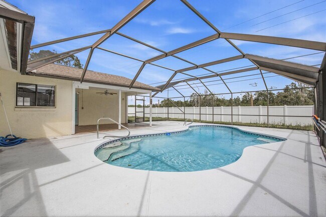 Building Photo - Amazing Pool Home!
