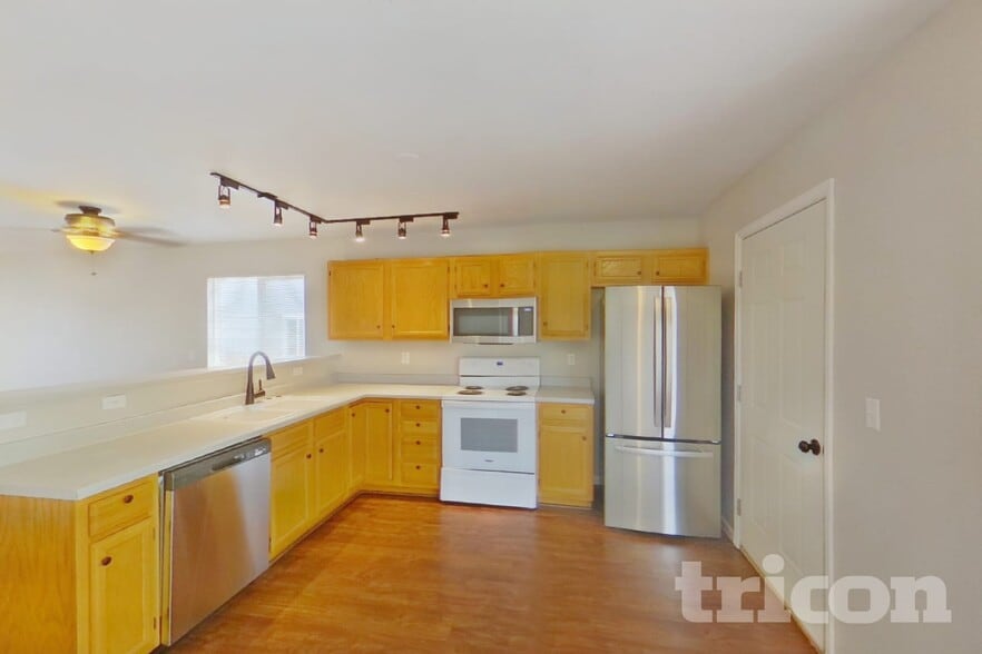 Building Photo - 5696 Preminger Dr