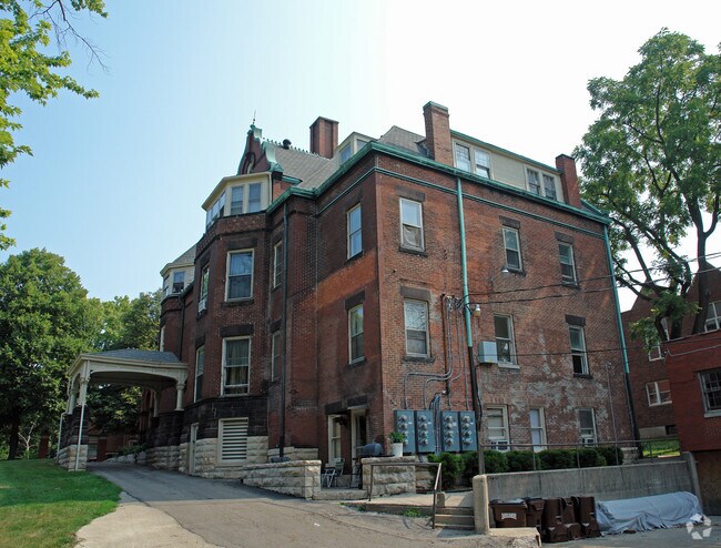 Building Photo - Berkley Manor