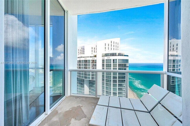 Building Photo - 18101 Collins Ave