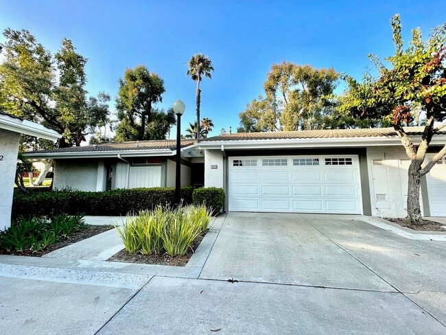 Building Photo - Single Story w/ 2-car in San Clemente