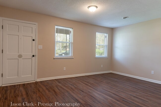 Building Photo - 2708 E Antler Dr