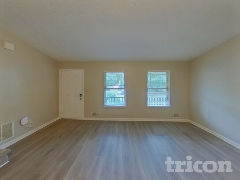 Building Photo - 5942 Dan Dr