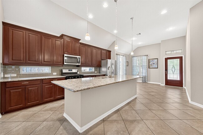 Building Photo - 24527 Royal Pike Dr