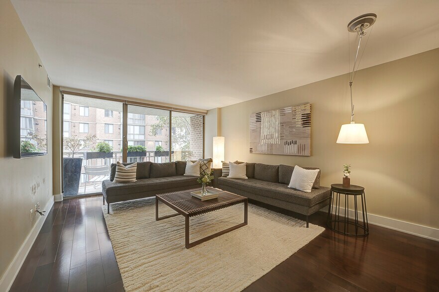 Building Photo - 1200 Braddock Pl