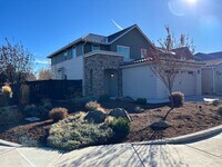 Building Photo - Beautiful 3 Bedroom Home in Tuscany Pines