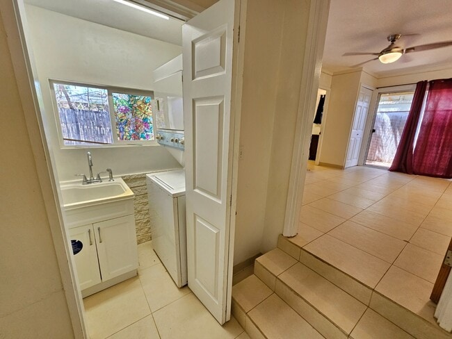 Building Photo - Studio apartment
