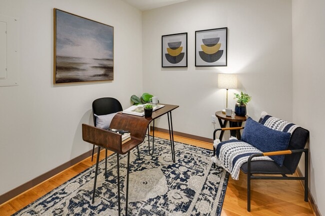 Building Photo - 2033 2nd Ave